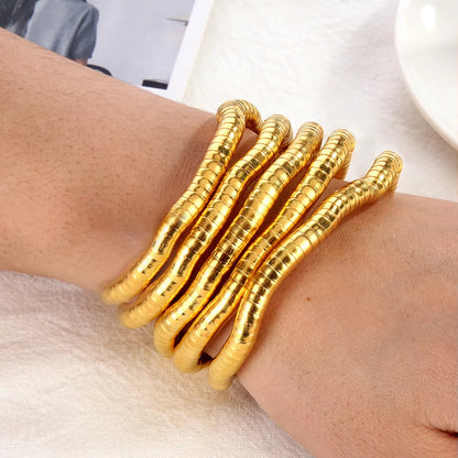 Le Twist Necklace